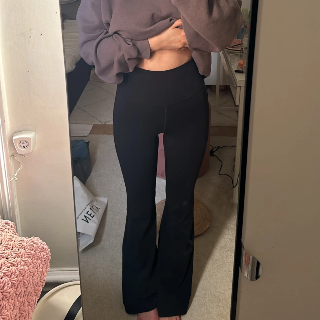 Lululemon flared leggings  - 90
