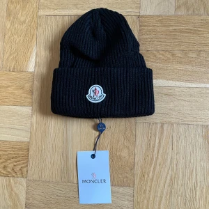 Moncler - Mössa, oanvänd