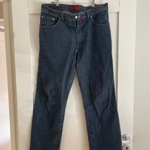 Pierre cardin jeans  - Storlek 36/32 Bra skick 