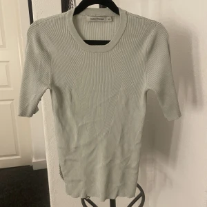 T-shirt från Carin Wester  - Kommer ej till andvändning, super härligt material! Färg: mintgrön