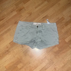 Lågmidjade shorts - Lågmidjade shorts från hollister, ljusgrå