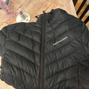 Peak performance jacka strl xs  - Mkt fint skick! 