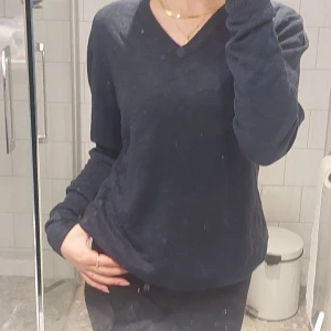 Tröja - Långärmad tröja. Stl M men passar fint som S också.