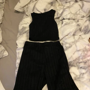 Line och skjorts  - Ett mysigt set att ha hemma, inte använt så mycket då den är för stor för mig❣️