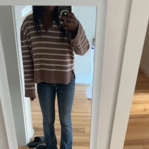 Vero Moda tröja - Säljer min fina vero mods tröja ❤️ kom privat vid funderingar och frågor 🩷 SKRIV INNAN NI KLICKAR PÅ KÖP NU🩷