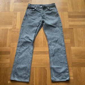 Hope denim rush  - Hope denim rush, grå storlek 28 Utmärkt skick endast använda ett fåtal gånger  Nypris 1900kr