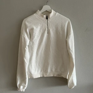 Tröja  - Supersnygg tröja från Nelly.com