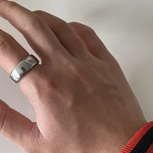 Silverring - Fin ring, ca 17mm i diameter🌟