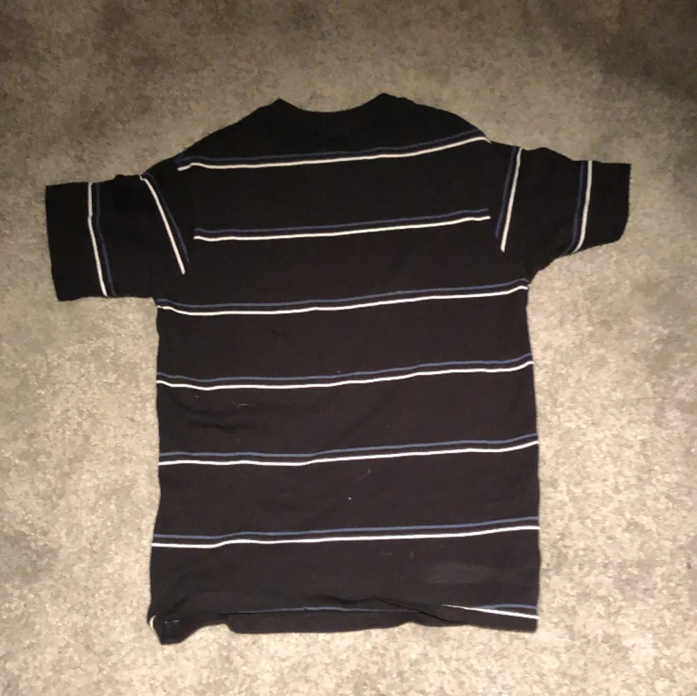 Fet sweet sktbs tröja använd typ en gång, säljer för att den är för liten. T-shirts.