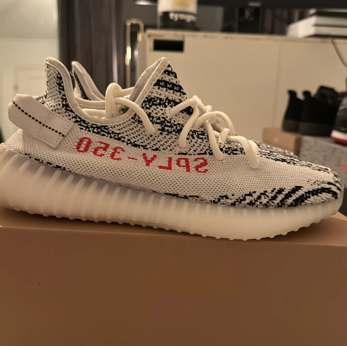 Yezzy Boost 350 V2 Zebra - 91