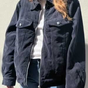 Jacka  - Säljer min jacka från brandy då jag inte har någon användning för den ❤️storleken är one size men den är oversize på mig som är 170