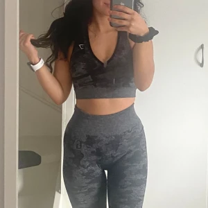 Gymshark camo set - Leggings i storlek XS (300kr) Sport bh i storlek S (150kr) Båda i bra skick. Både säljs för 425kr  Kan mötas i Stockholm ⚡️ 