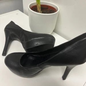 Skor storlek 41  - Skor använda en gång storlek 41  