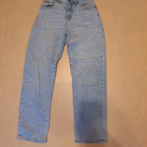 Jeans - Baggy jeans från kappahl