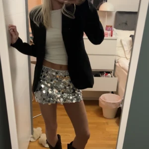 Paljettkjol - Fin paljettkjol. Storlek XS. Aldrig använd endast testad. 100kr