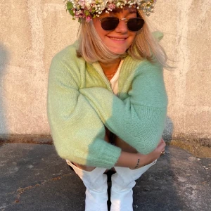 Stickad tröja - Superfin stickad tröja från Weekday i bra skick. Något liten i storlek. 