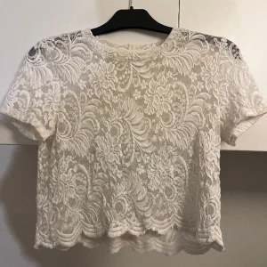 Mesh top - Säljs då den inte längre används, i okej skick. Storlek L men mer som M. Köparen står för frakten 