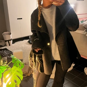 Kappa - Kappa från wera köpt för någon månad sen, nypris 2000kr. Sälj eftersom jag har för mycket kappor