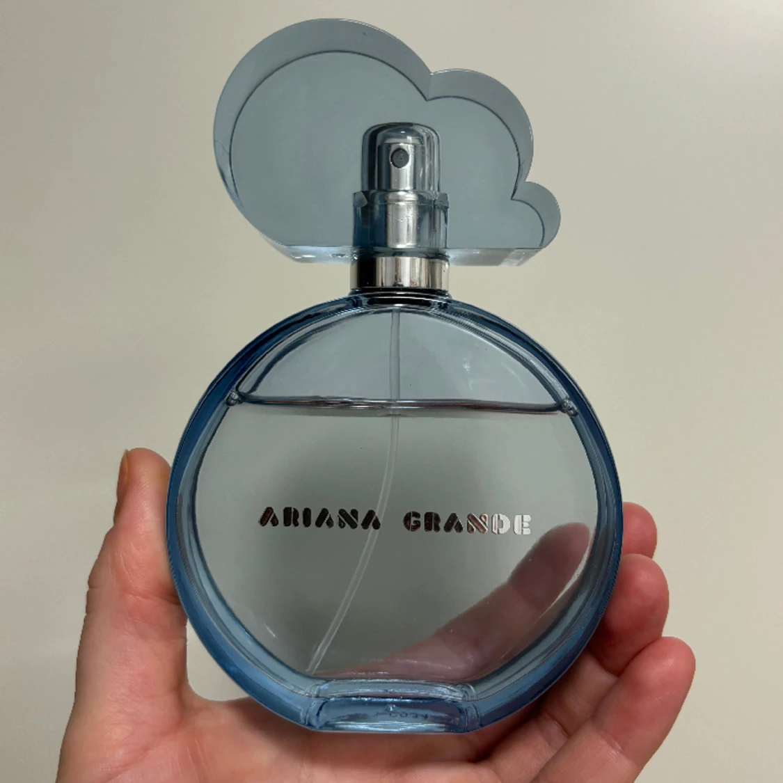 Ariana Grande cloud parfym