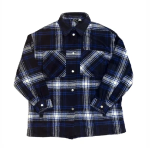 rutig/plaid kappa - säljer denna asnygga rutiga/plaid kappan från hm. den är i bra skick. om du har frägor så är det bara att kontakta mig.