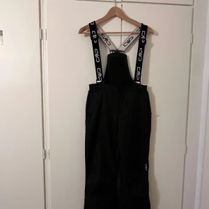 Skidbyxa - Skidbyxor/ använda en gång,  Skick som by