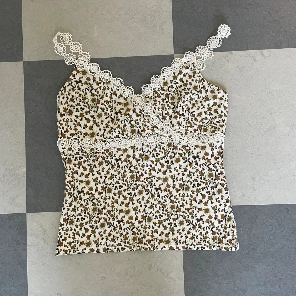 Sött sommarlinne med blommor - 91