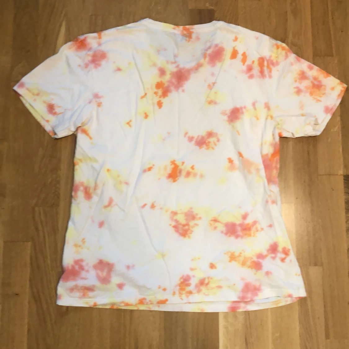 Orange ish tiedye tshirt - 90