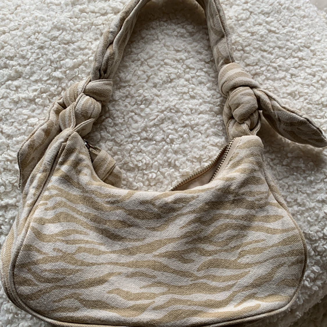 Axelväska zebra - 91