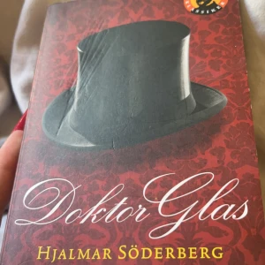 Doktor glas  - Klassikern doktor glas av Hjalmar Söderberg, tror den aldrig blivit läst så bra skick förutom lite repor på omslaget efter flytt (se bild)