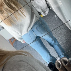 Raka jeans -  Säljer då dom inte passar mig! Men oerhört fina 