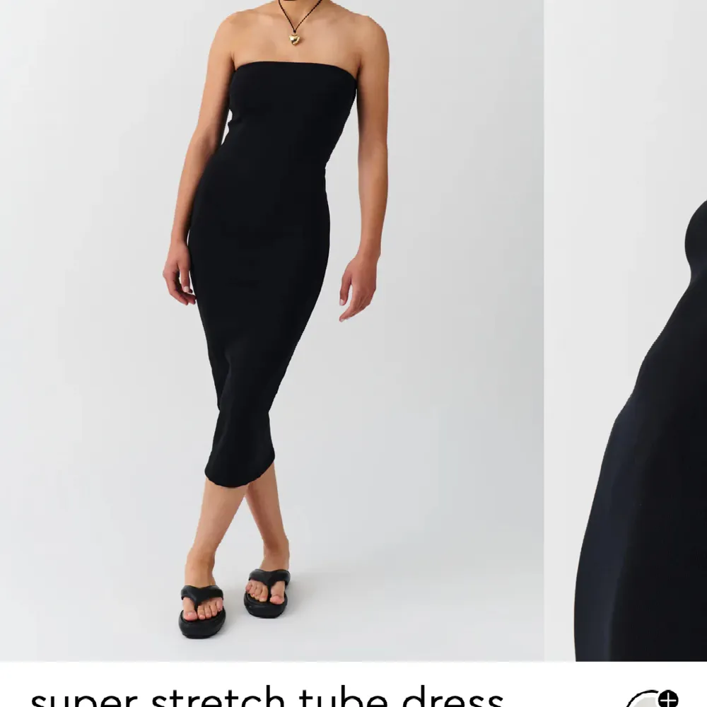 Stretchig klänning som sitter perfekt! Endast använd 1 gång Åker inte med då den har ett resårband längst upp❤️. Klänningar.