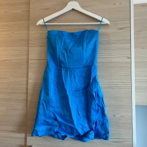 Blå klänning - Blå söt klänning från bershka! 🩵🫶