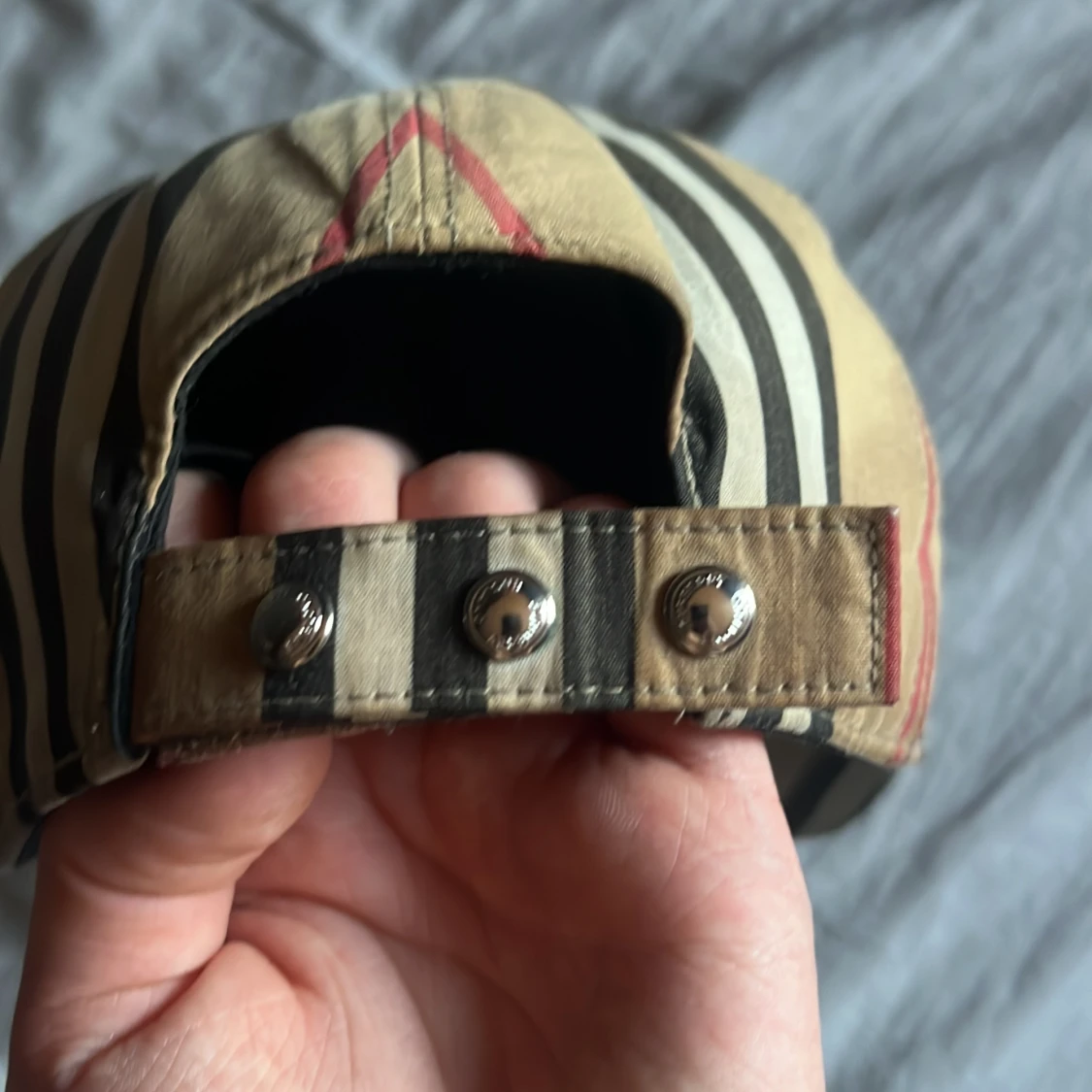 Säljer en burberry keps väldigt bra skick  - 91