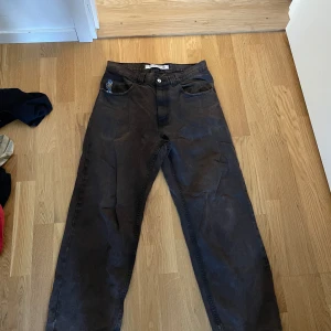 Mörkbruna Polar 93or - As snygga 93or som inte passar mig längre som jag vill göra mig av med då jag vet att de kan göra någon annan glad😭💯