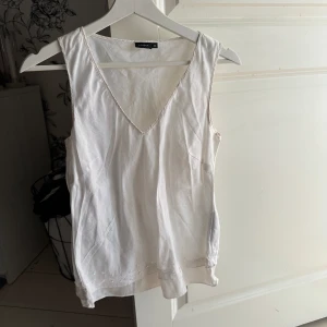 Superfint linne - Linne i linne material från Lindex, superfgulligt me paljetter längst ner 😍🤍