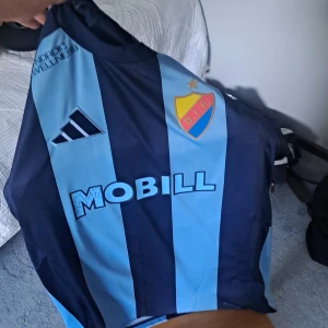 Djurgården kit - Helt ny  Theo Bergvall på ryggen Intressekoll