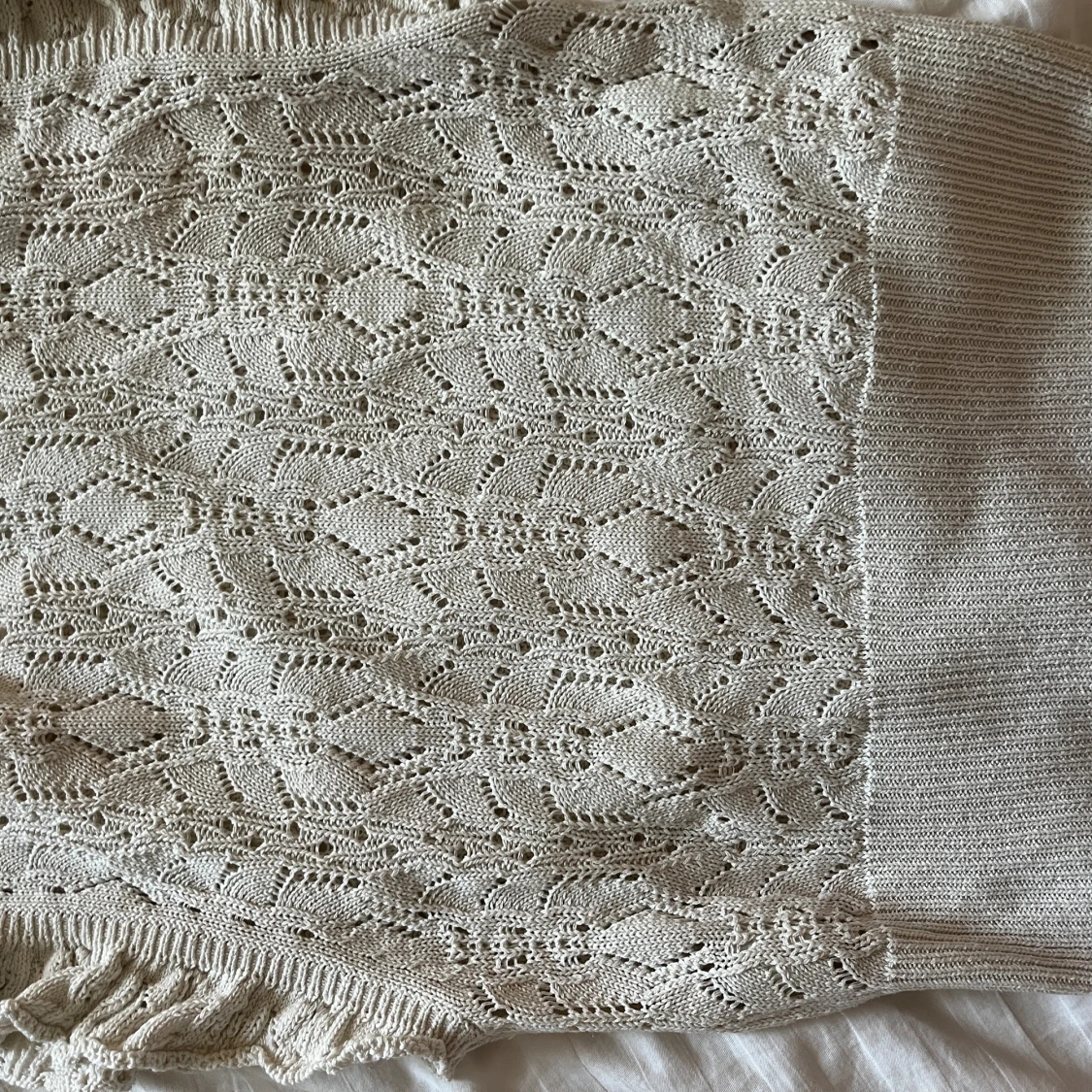 Stickad ärmlös topp - 92