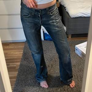Levis jeans i herrmodell ”512 bootcut” Storlek M/38