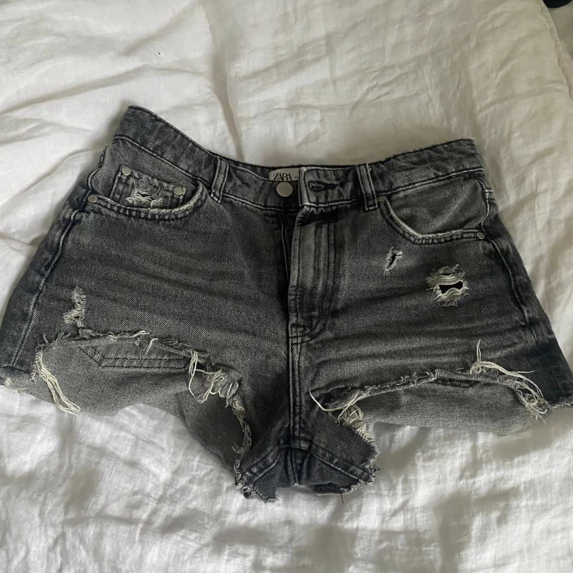 Gråa jeansshorts  - 90