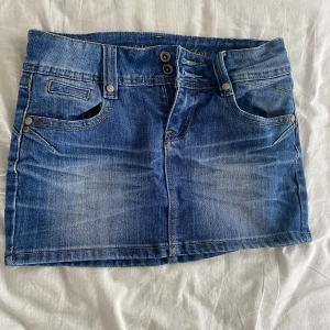 Jeans kjol - Lågmidjade super snygg jeans kjol