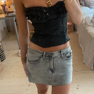 Jeans kjol - SUPER snygg verkligen🫶🏼🫶🏼lågmidjad💕