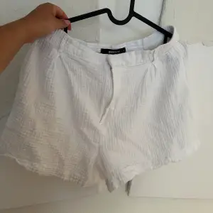 Så mysiga shorts från Gina tricot. Strl L men skulle säga att den passar en S-M mer🪻