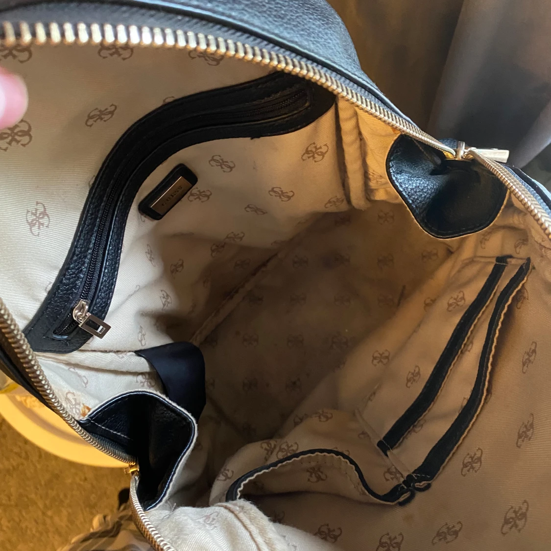 Äkta guess väska  - 90