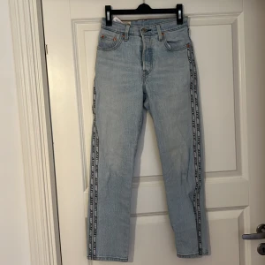 Levi’s jeans 501 - Storlek 34, fint skick utan skråmor.