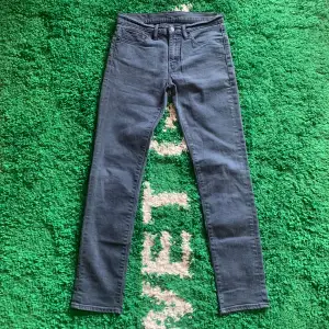 Sköna Levis jeans i modellen 511. Uppskattat skick 9/10. Skicka ett meddelande innan köp!