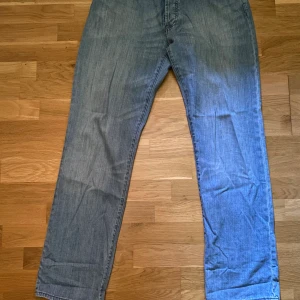 Armani Jeans  - Jag vet inte exakta storleken men skulle säga M! Bra skick  