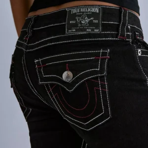True Religion jeans - Lågmidjade True Religion jeans i nyskick, endast använda en gång. Köpta från Nelly för 1.499kr, slutsålda på hemsidan💓💓