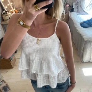 Topp - SUPER snygg volang topp❤️❤️