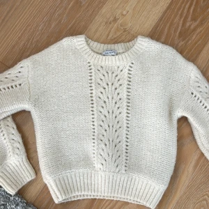 & Other stories tröja! - Jättefin & other stories tröja, i superbra skick. Köpt för 600