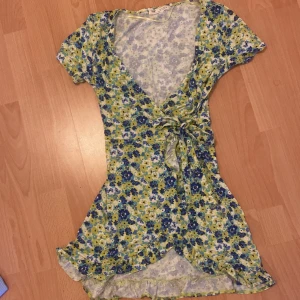 Sommarklänning  - Fin klänning i fint skick. 